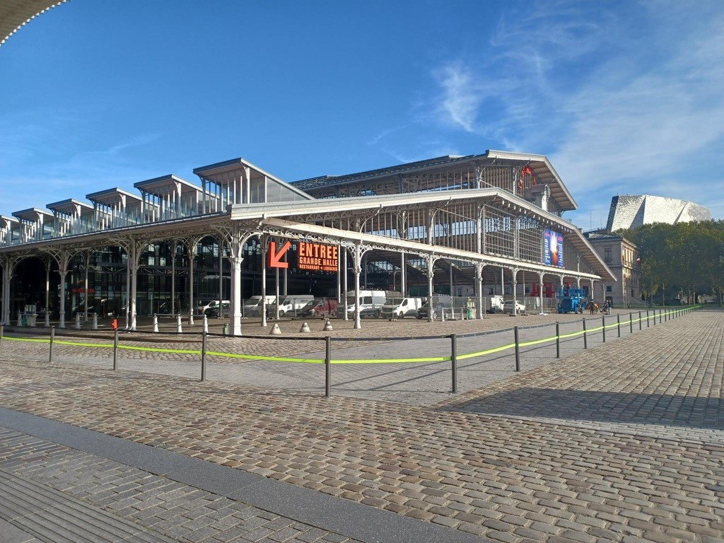 La Villette — Halle de la Villette, Paris · Guidage du public, Beltrac double — CROSO France