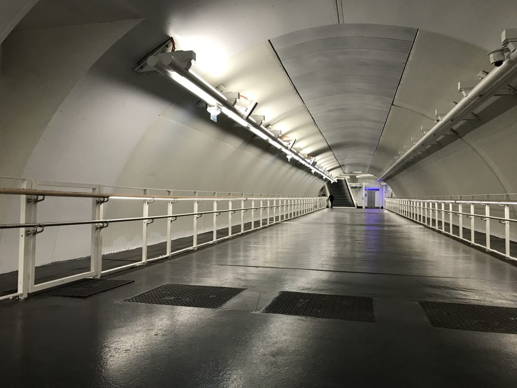 Demathieu Bard / Sarmates — Ligne 4, stations Lucie Aubrac & Barbara · Main courante LED Crosilux® — CROSO France